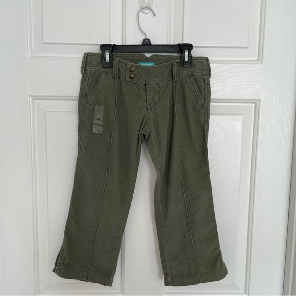 Abercrombie Girls Army Green Corduroy Crop Pants Size 12 NWT Fall Winter - Picture 1 of 5